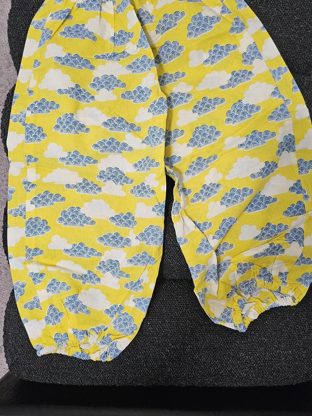 N/A soft yellow